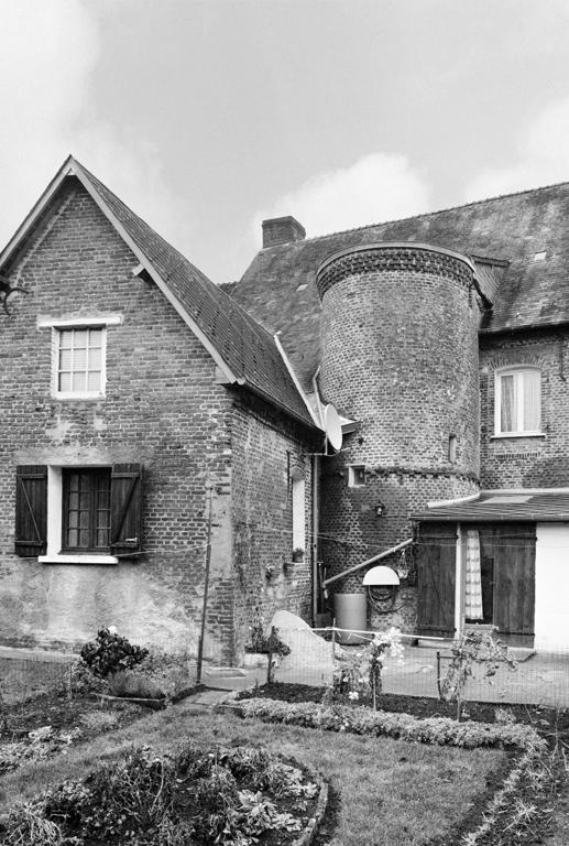 Ancienne ferme seigneuriale, dite la cense de Résigny