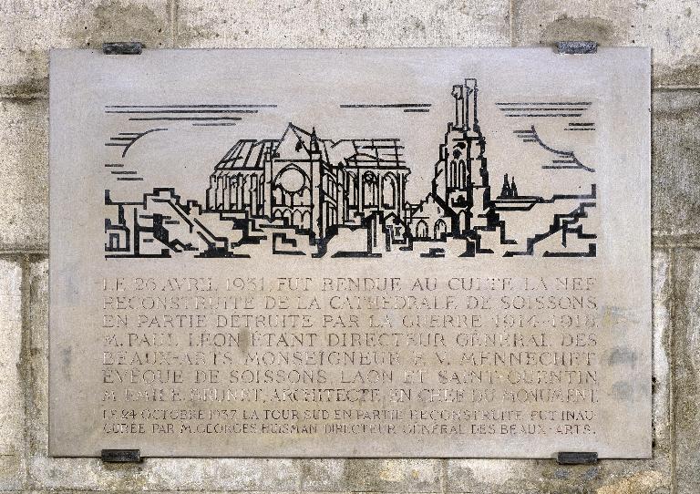 Plaque commémorative de la restauration de la cathédrale