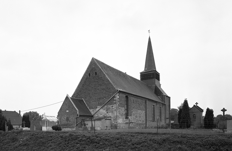 Eglise paroissiale et cimetière Saint-Rémi de La Neuville-lès-Dorengt