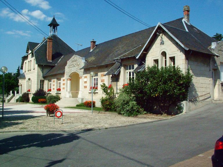 Mairie et école primaire de Chassemy