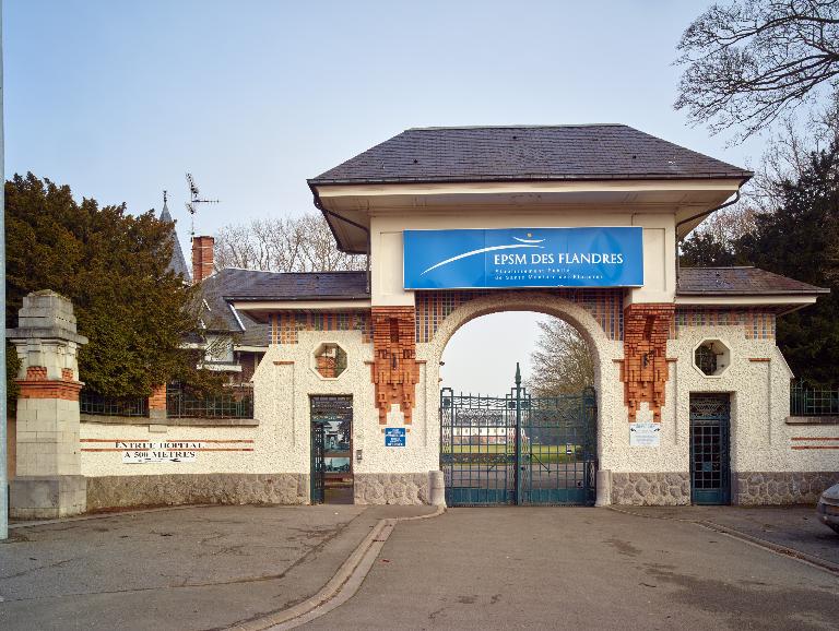 Ancien asile d'aliénés, puis hôpital psychiatrique, puis centre hospitalier spécialisé (CHS), dit établissement public de santé mentale des Flandres