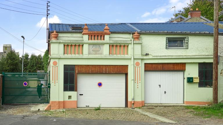 Garage, ancienne propriété de M. Huclier