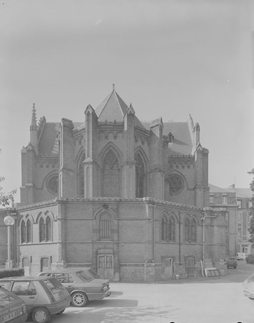 Auberge du Soleil, Hôtel de Contay, puis couvent d'Oratoriens, couvent des Dames du Sacré-Coeur-de-Jésus, actuellement lycée du Sacré-Coeur