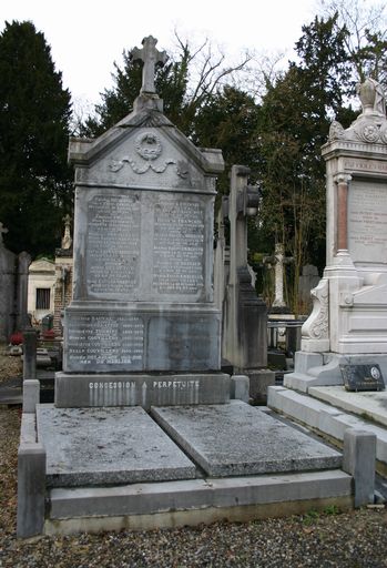 Tombeau (stèle funéraire) de la famille Fauquembergue-Delattre