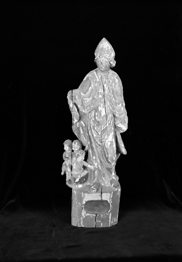 Statue de saint Nicolas, chêne doré, 17e siècle. Collections de la S.H.A.C.T.
