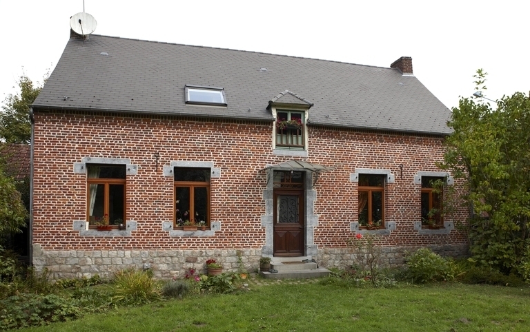 Ferme (?), puis maison de médecin, actuellement maison