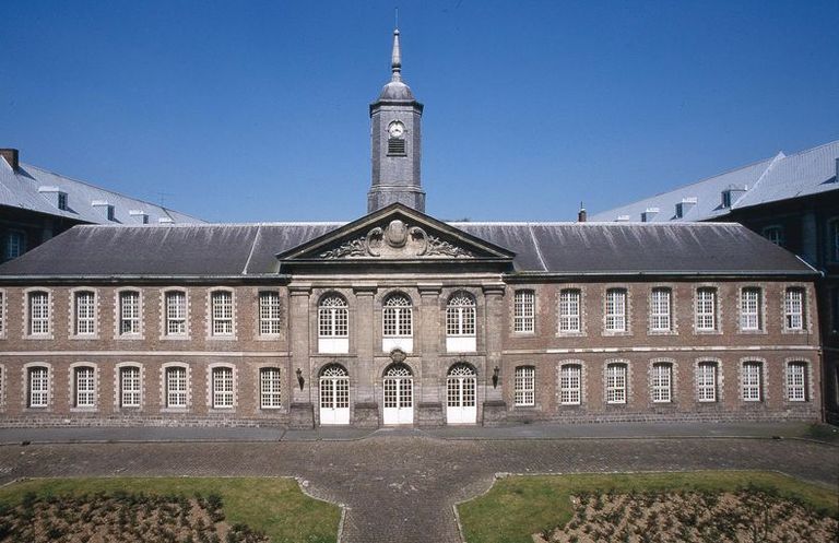 Ancien hôpital général, puis hospice de Douai (actuellement maison de retraite)