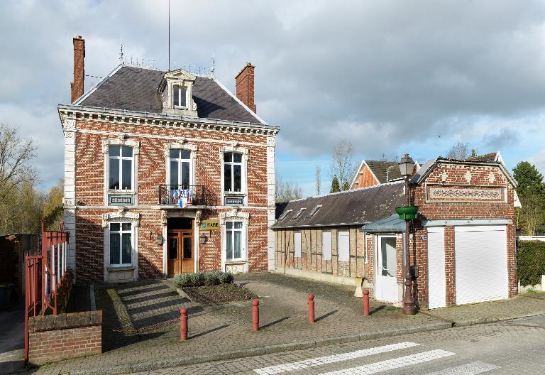 Ancienne maison, devenue mairie de Berteaucourt-les-Dames