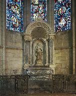 Ensemble des deux autels secondaires Saint-Pierre et Saint-Paul (degrés d'autel, autels tombeaux, gradins d'autel, retables architecturés à niche)