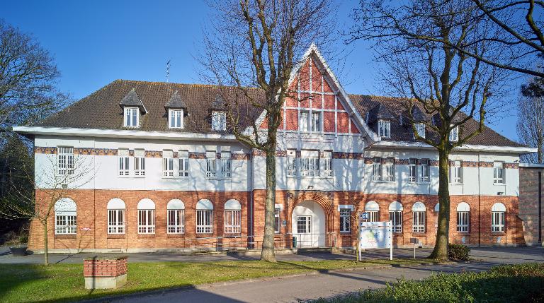 Ancien asile d'aliénés, puis hôpital psychiatrique, puis centre hospitalier spécialisé (CHS), dit établissement public de santé mentale des Flandres