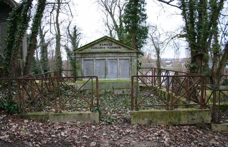Tombeau (stèle funéraire) de la famille Cailleux-Vasseur