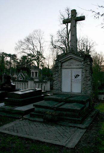 Tombeau (stèle funéraire) de la famille Dégardin-Froment