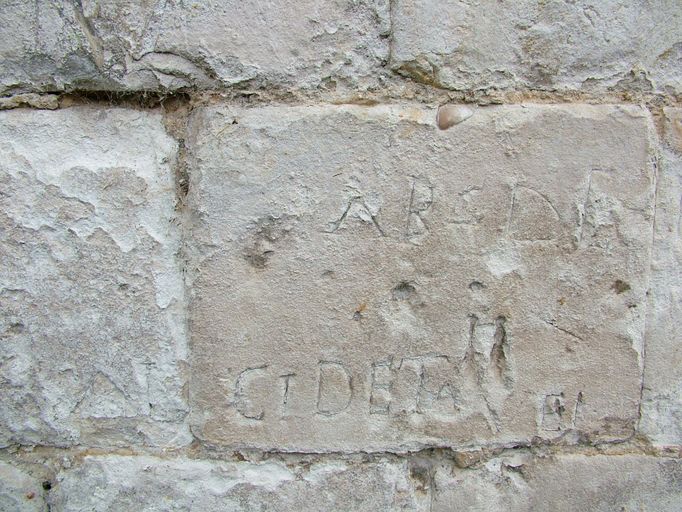 Église paroissiale Saint-Martin et ancien cimetière de Pernois