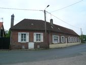 Ancienne ferme et épicerie-mercerie-café, ancien relais-auberge, de Favières, dit café Magdeleine