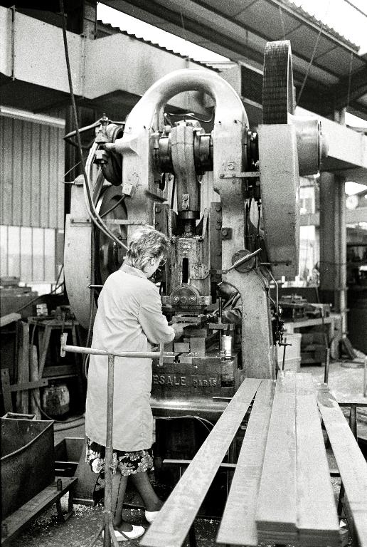 Ancienne serrurerie et fabrique de cadenas Jean-Charles Amable Turles, puis fabrique de serrurerie Eugène Oblet, devenue usine de cadenas Jean Tirard, puis Tirard et Burgaud (vestiges), actuellement entrepôts SAS Tirard