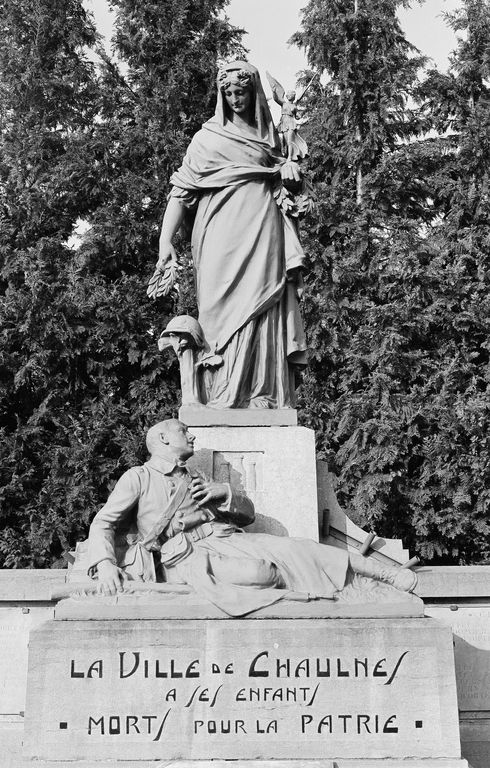 Groupe sculpté (figure colossale) : La Victoire et le soldat mourant