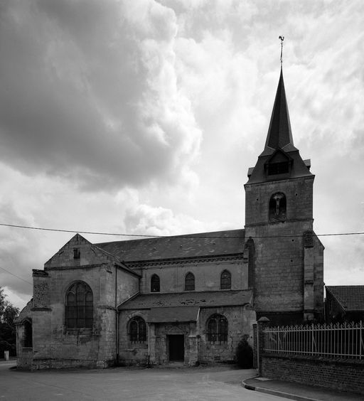 Église paroissiale et cimetière Saint-Nicolas et Saint-Fiacre de Vauchelles