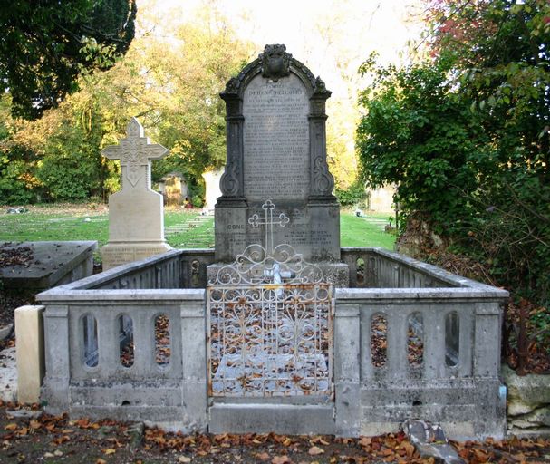 Tombeau (stèle funéraire) des familles Dehen et Delcourt