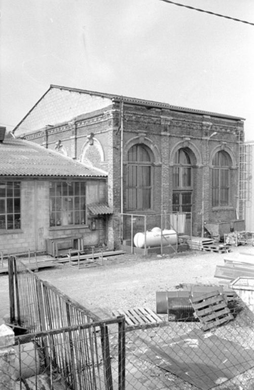 Ancienne cidrerie, dite Grande cidrerie modèle de Picardie, devenue filature de Picquigny, puis usine de matériel électrique industriel Luwa Airchal