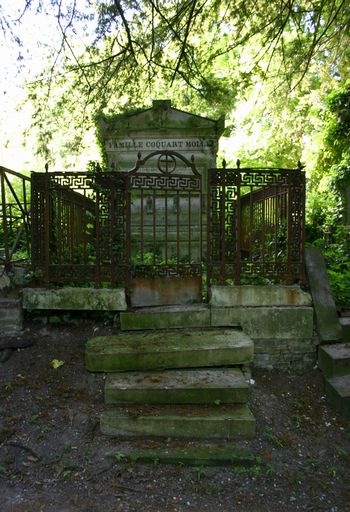 Tombeau (stèle funéraire) de la famille Coquart-Mollet
