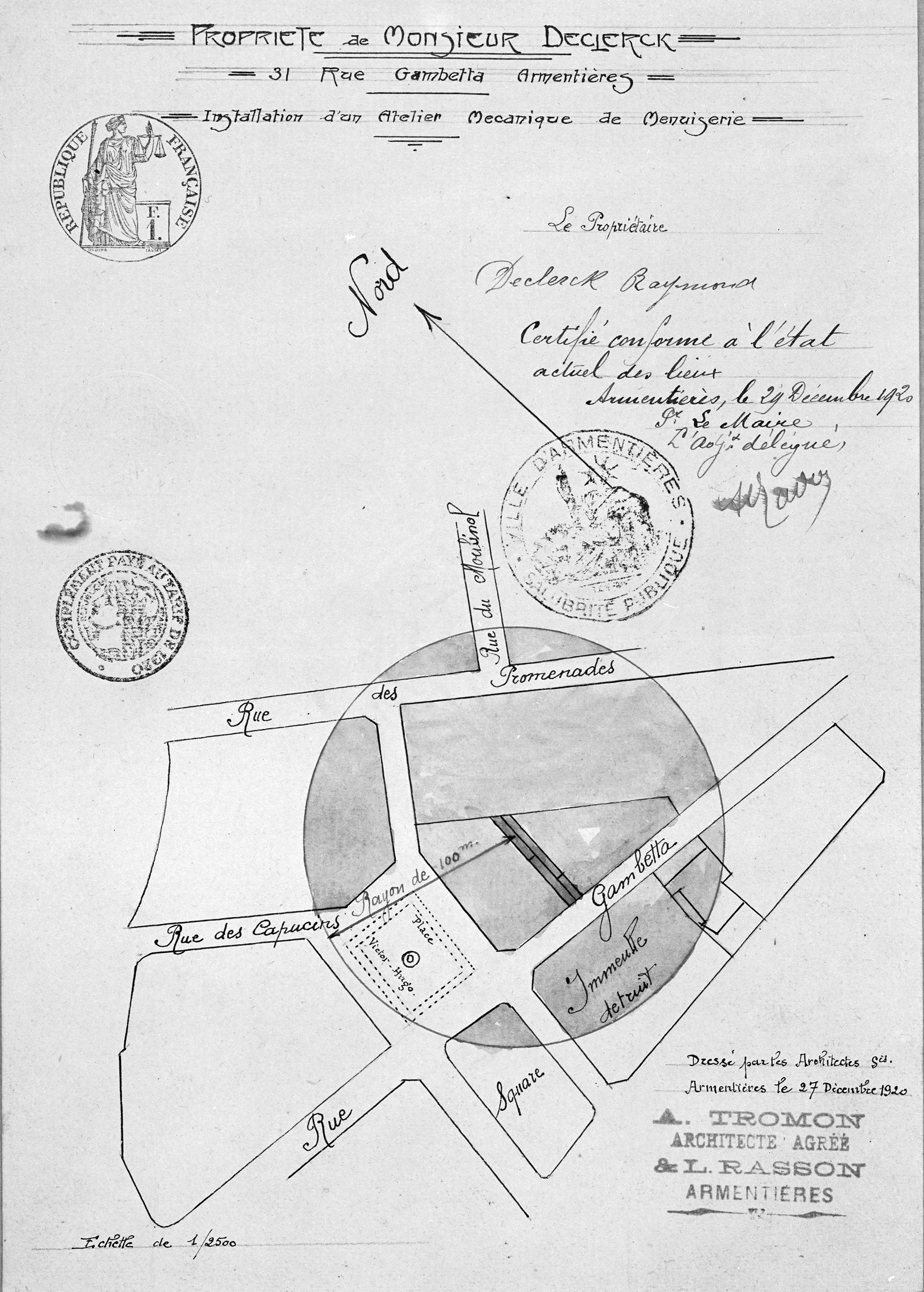 Usine de petite métallurgie (fabrique de taquets) Martin, puis usine de menuiserie Declerck, puis imprimerie Van Meenen, puis VMV, actuellement immeuble à logements