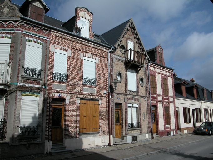 Ensemble de trois maisons mitoyennes (dont Souvenir)