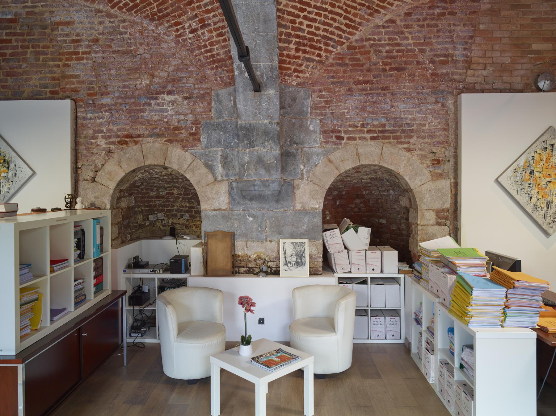 Boulangerie militaire, puis magasin des subsistances, actuellement immeuble mixte de bureaux et de logements.