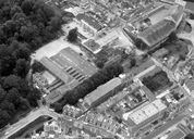 Ancienne usine de teinturerie et d'apprêts Guénin, puis filature de la Somme et SA Les fils de Louis Mulliez (vestiges)