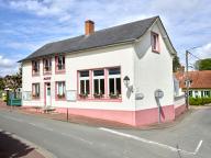 Ancienne école primaire et logement d'instituteur, actuellement mairie de Caours