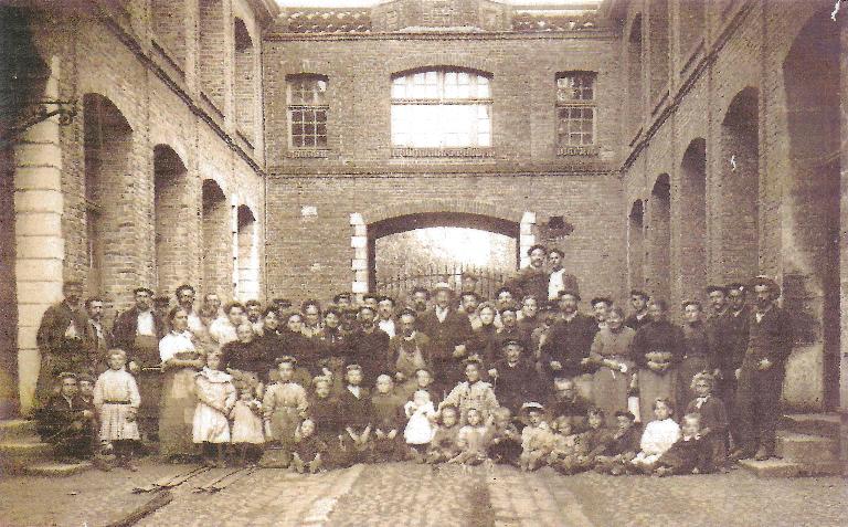 Ancienne fabrique de serrures Valéry Fournier, puis Valéry Fournier Fils, devenue Etablissements Durieux, puis usine de décolletage Adrien Riquier