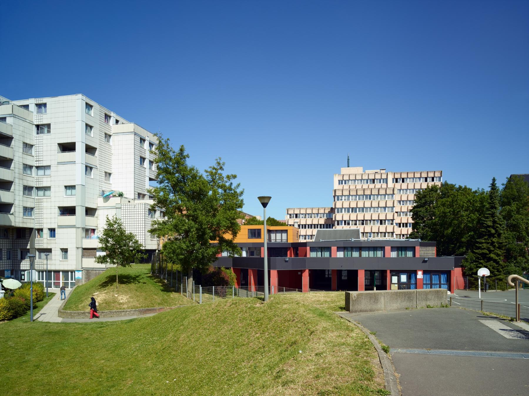 Le groupe scolaire Emile-Verhaeren (quartier l'Hôtel-de-Ville).