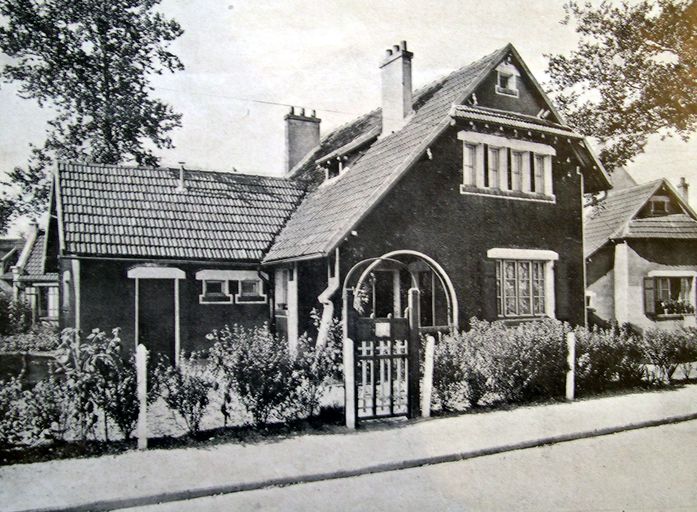 Ancien château, puis cité jardin de la Compagnie des Chemins de fer du Nord, dite cité Tourtier ou cité du Château