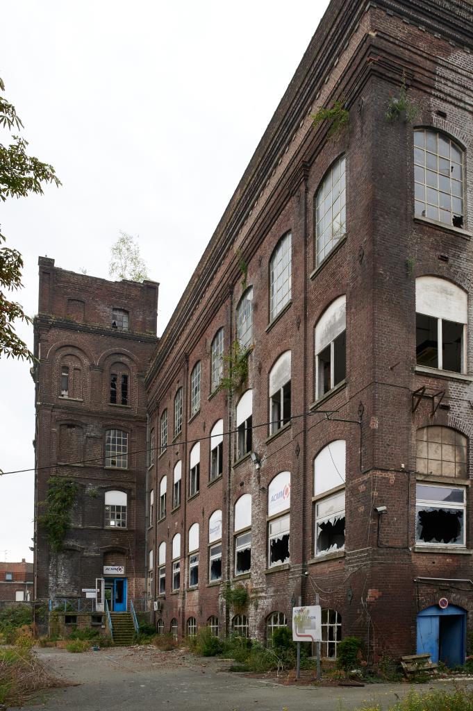 Filature Dillies frères & Catteau, puis F. et H. Carissimo, puis usine de matériel d'équipement industriel Hibon, puis usine de construction mécanique Brochot