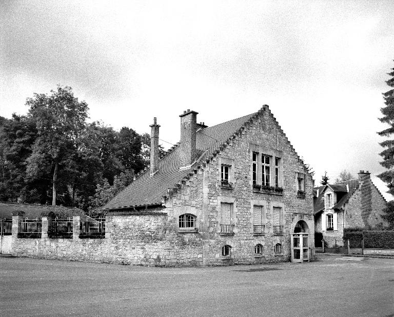 La mairie-école de Corcy