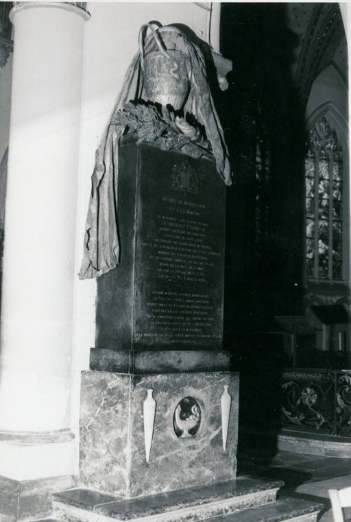 Monument funéraire de Louis-Joseph-Thomas Le Sergeant d'Isbergues