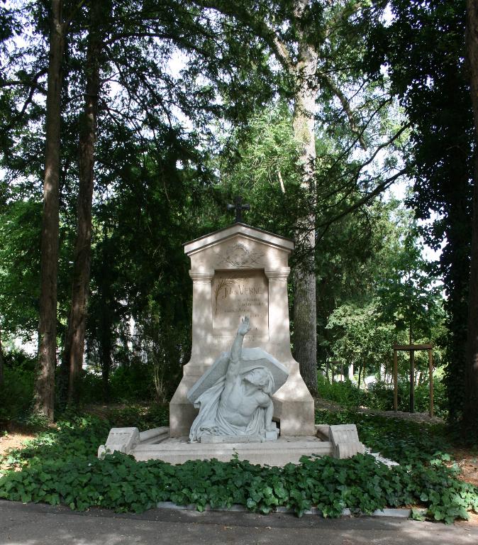 Monument sépulcral de Jules Verne