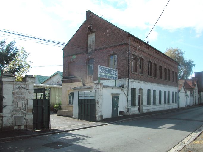 Ancienne fonderie de bronze de la Société des Bronzes Forgeables, puis scierie Desse, devenue usine de construction mécanique Rabourdin