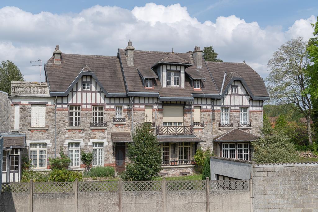 Ancien immeuble de bureaux de la scierie Lenain et Delcroix et logement patronal, puis immeuble à logements