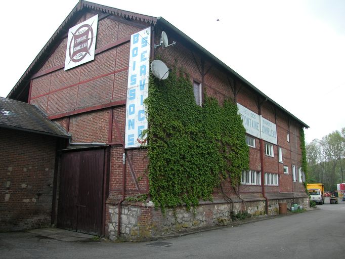 Ancienne usine de mise en bouteilles Les Sources de Fontaine-Bonneleau