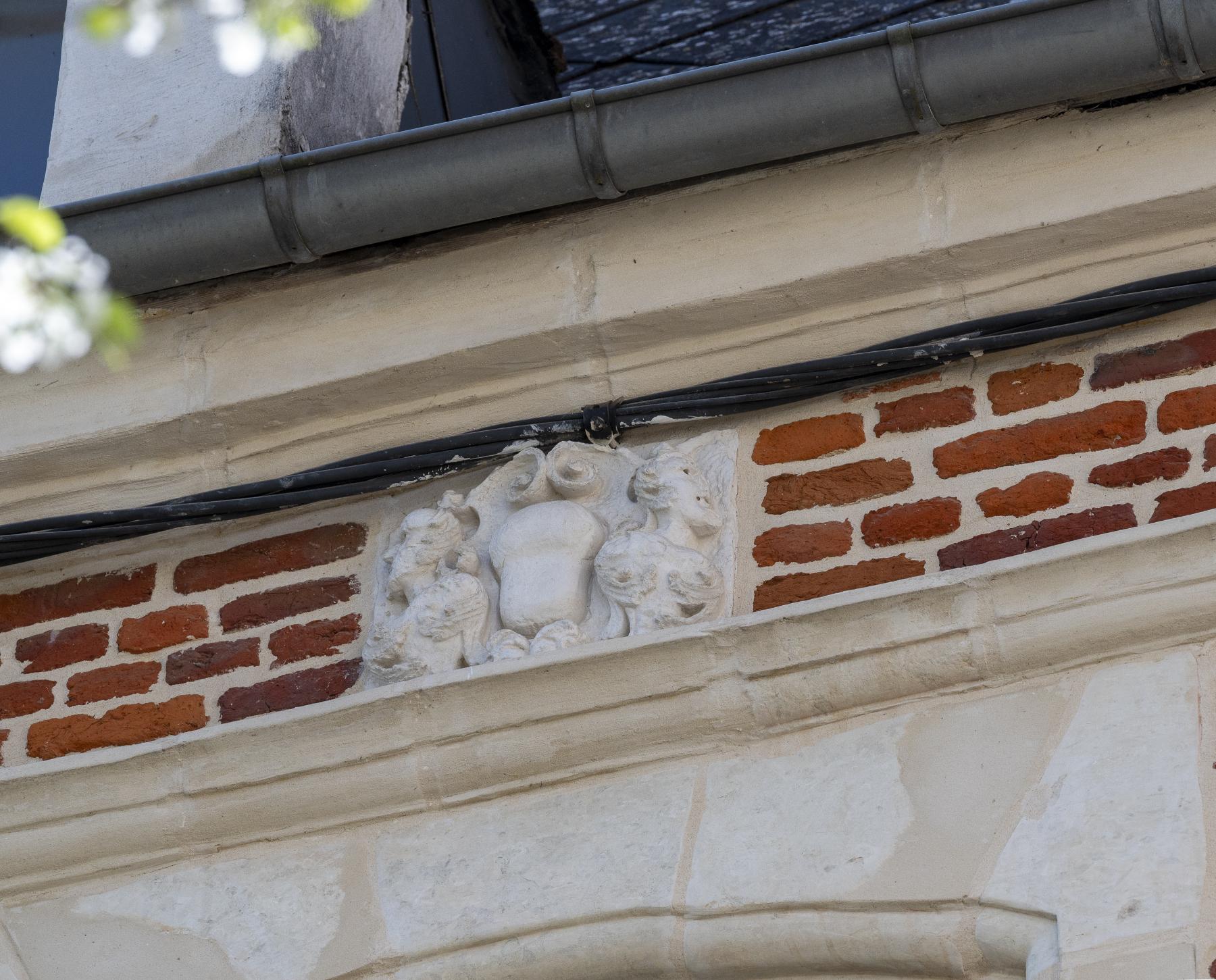 Ensemble de deux maisons à pignon sur rue