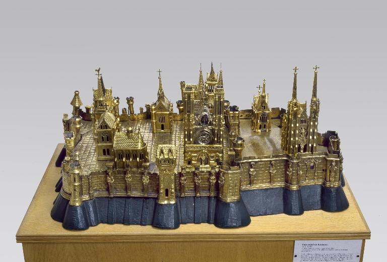 Reliquaire : modèle réduit de la ville de Soissons, dit "plan-reliquaire de la ville de Soissons"