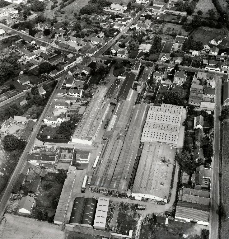 Usine de serrurerie Liévin Davergne Lesquibin, puis usine de construction métallique Piole, puis Piole Facom