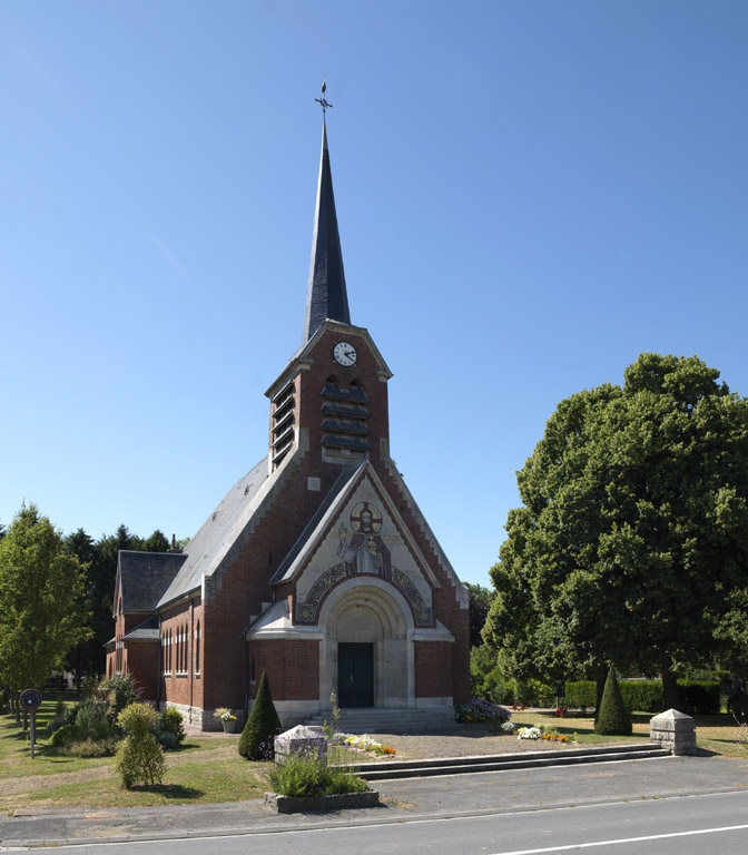 Eglise paroissiale et ancien cimetière (détruit) Saint-Médard d'Omiécourt