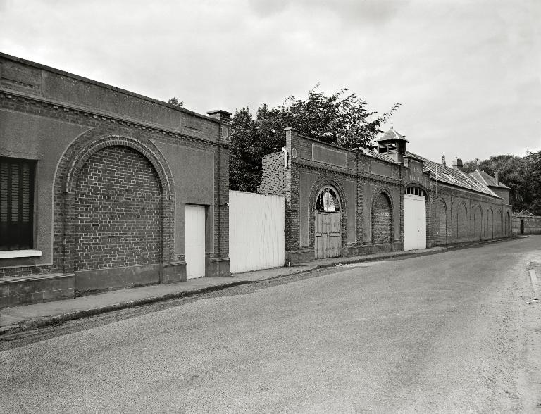 Ancienne ferme, devenue fonderie de cuivre, de bronze et d'aluminium (anciens Établissements A.Maclaire, Ateliers et fonderies du Vimeu)