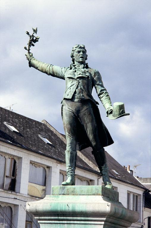 Statue colossale de Camille Desmoulins