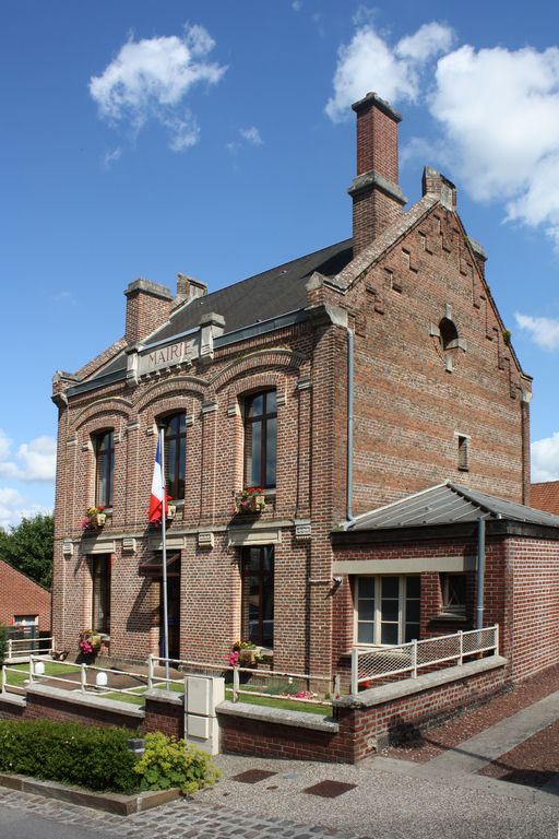 Mairie et écoles (école primaire de garçons et école maternelle) de Ville-le-Marclet