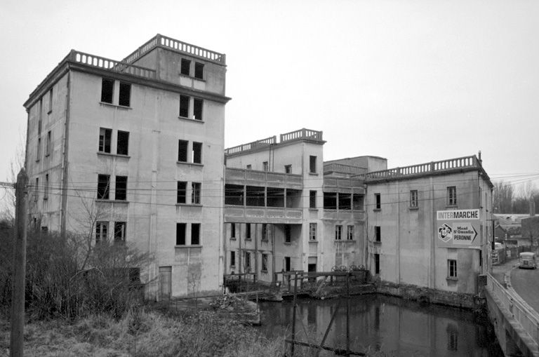 Anciens moulins de la porte de Paris, puis minoterie dite Moulins Damay, puis Grands Moulins de Péronne (détruit)