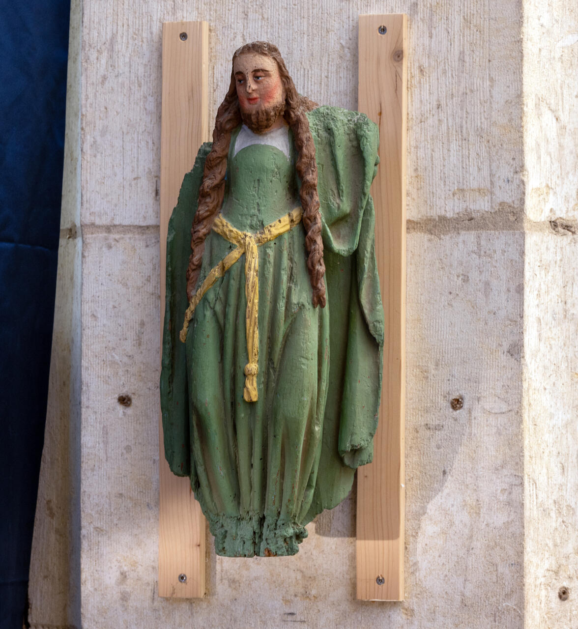 Statue : sainte Wilgeforte