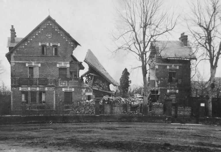 Ancienne villa Grand-Mère, devenue demeure de l'industriel Alfred Maguin, puis d'Abel Maguin, actuelle mairie de Charmes