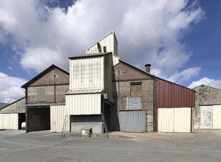 Ancienne râperie de betteraves, de la Vermandoise de Sucreries (S.V.S.), devenue conserverie Unagro, puis Bonduelle